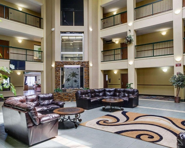 Quality Suites Baton Rouge East - Denham Springs image 4
