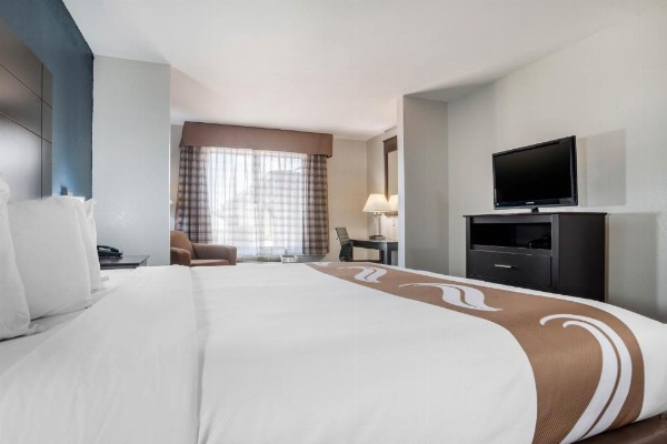 Quality Suites Baton Rouge East - Denham Springs image 9